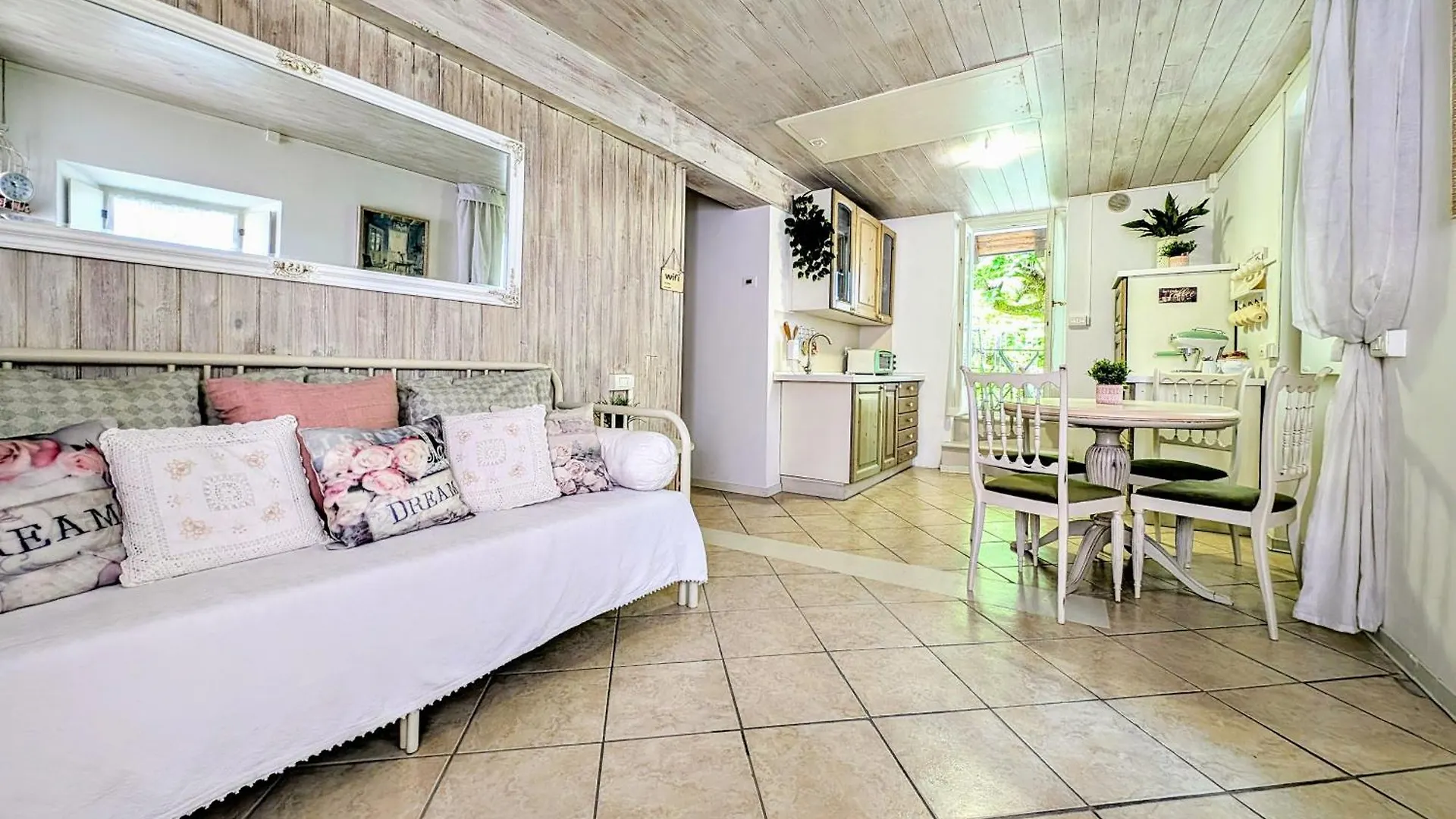 Apartment Appartamento Via Torrazza 19 Dongo Italy